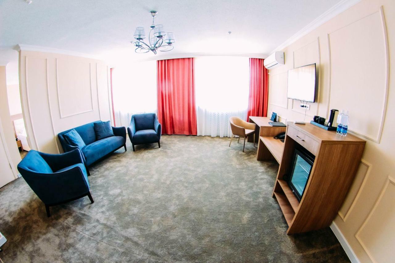 Osh Grand Hotel Chavo Esterno foto